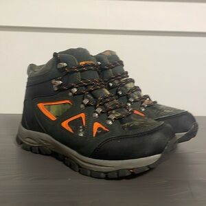 Mountain warehouse hiking boots size 5